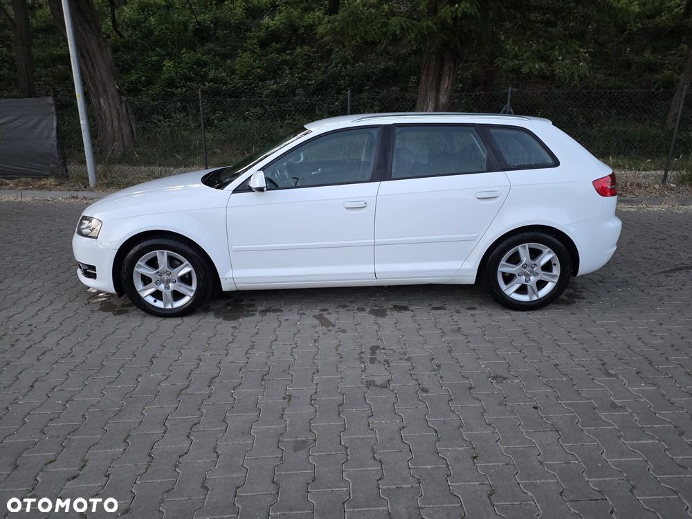 Audi A3 Sportback 1.6 TDI DPF Attraction - 7