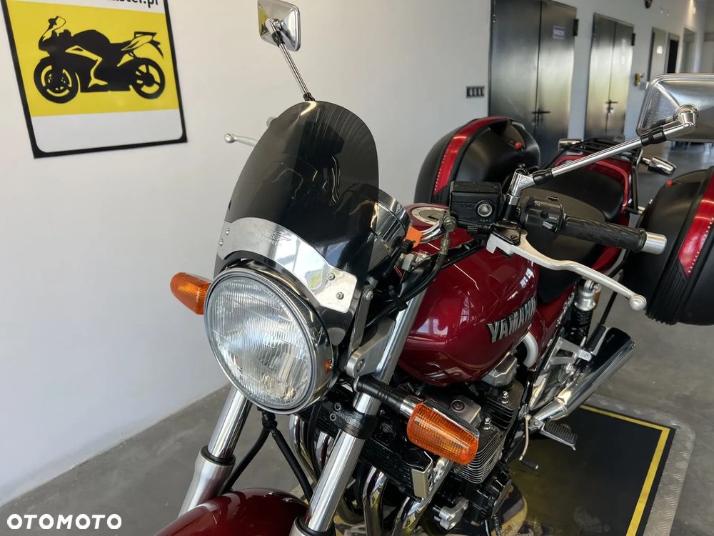 Yamaha XJR - 10