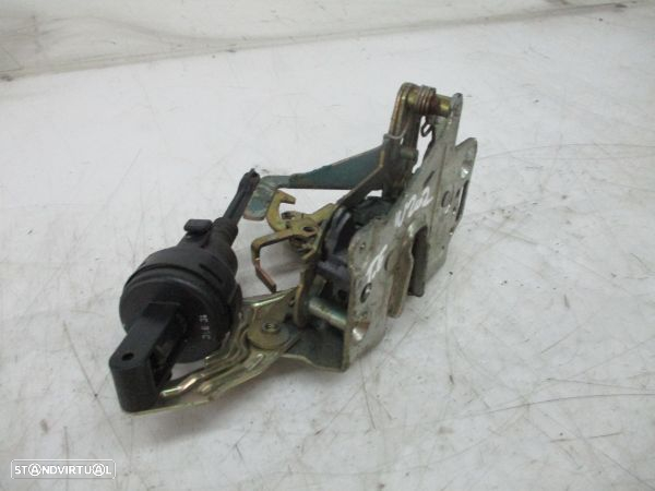 Fecho Porta Tras Esq Mercedes-Benz C-Class (W202) - 2