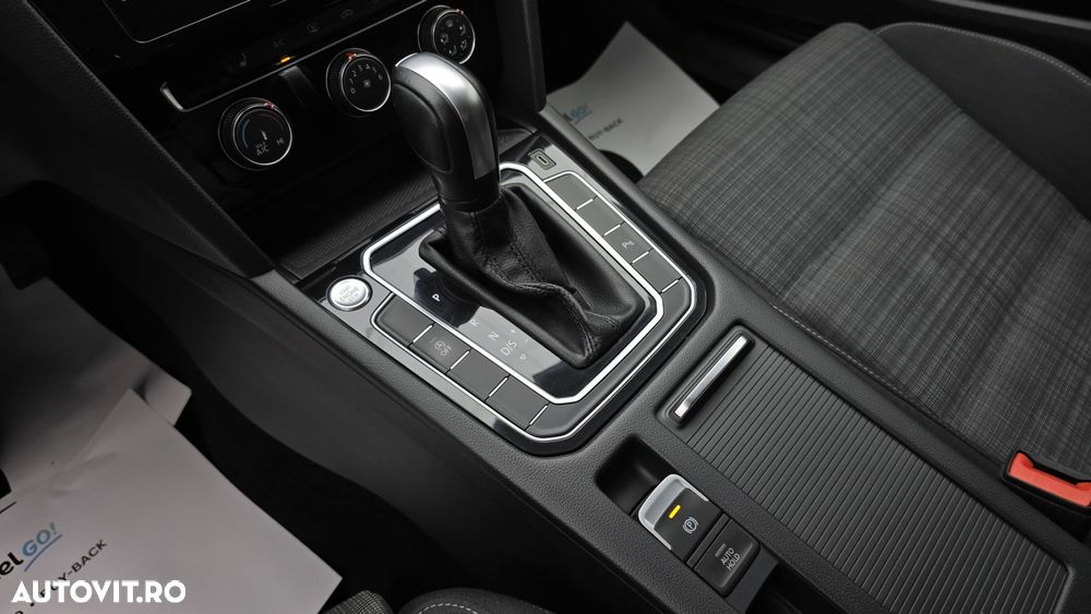 Volkswagen Passat 2.0 TDI DSG Comfortline - 17