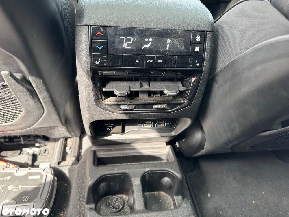 Jeep Grand Cherokee - 25
