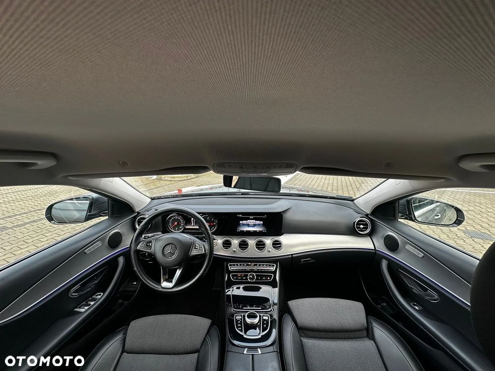 Mercedes-Benz Klasa E 220 d 9G-TRONIC - 14