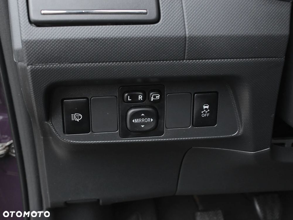 Toyota Auris 1.6 Executive - 24