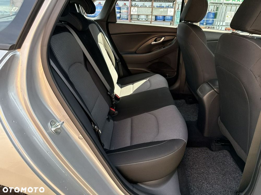 Hyundai i30 1.5 DPI Classic + - 18