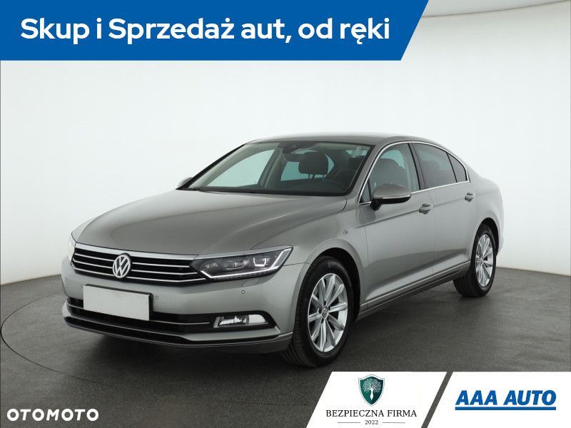 Volkswagen Passat - 2