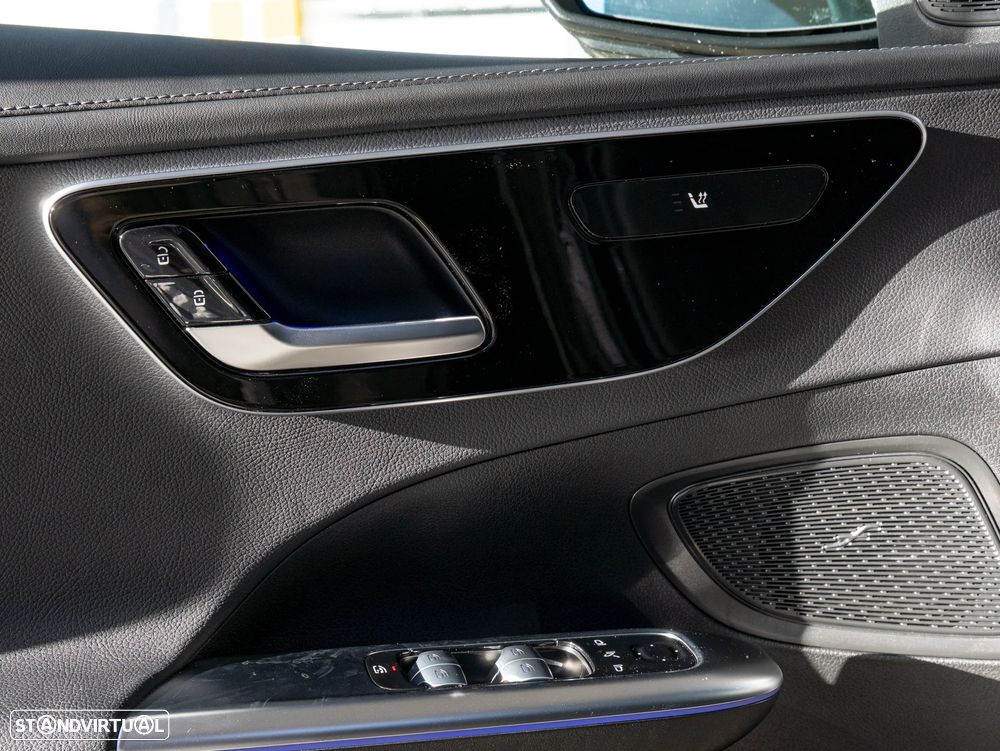 Mercedes-Benz C 300 e AMG Line - 19