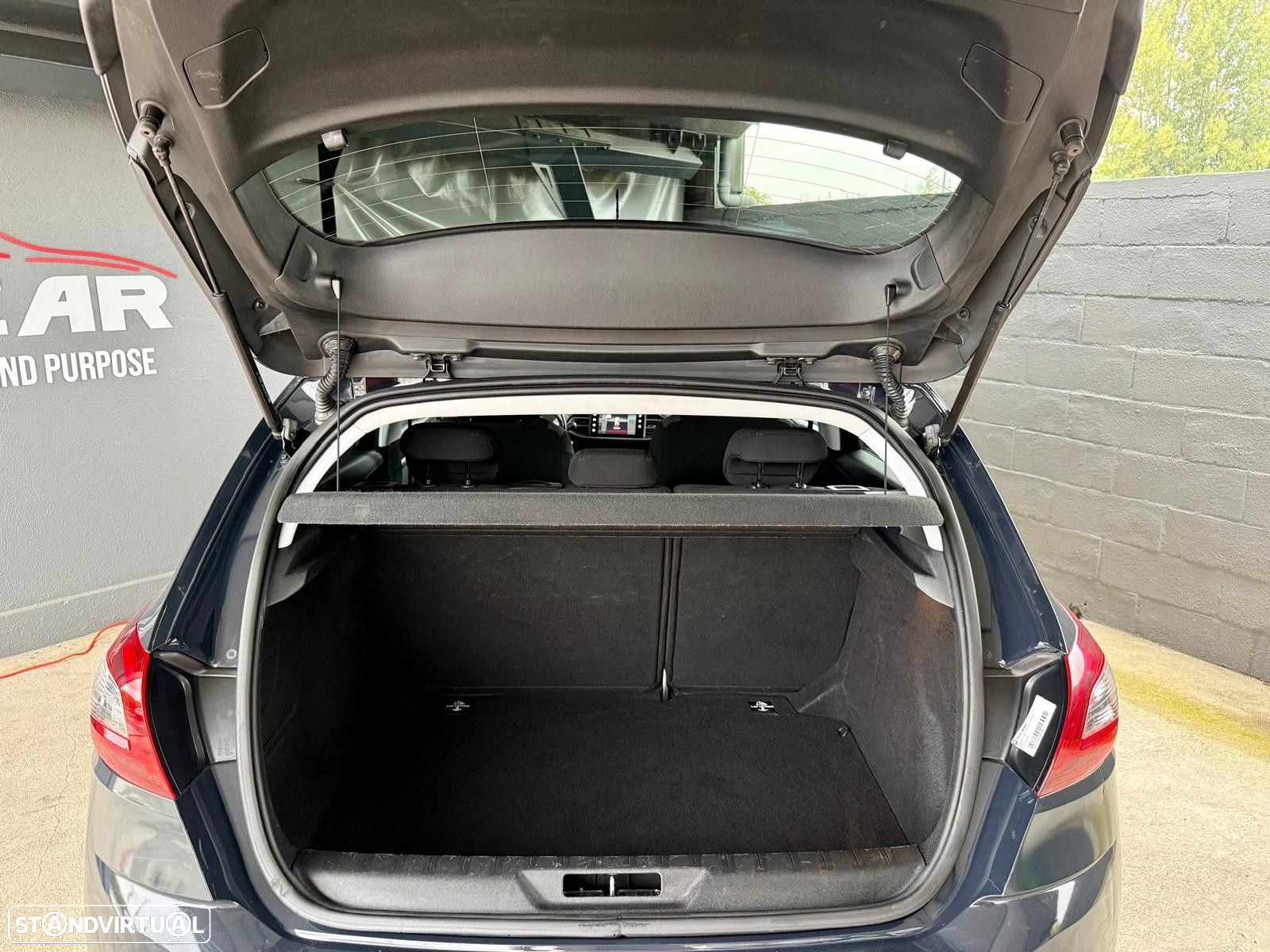 Peugeot 308 - 8