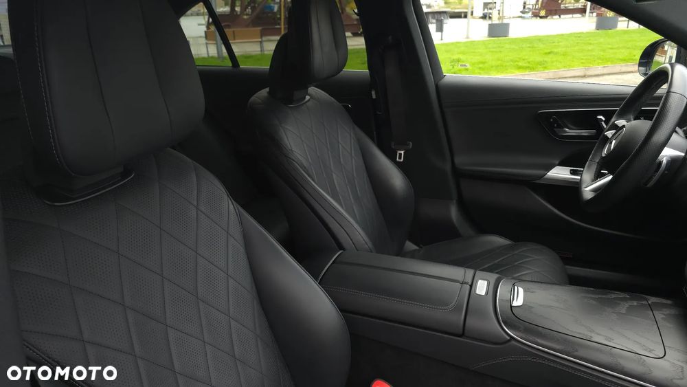 Mercedes-Benz Klasa E 220 d 4-Matic AMG - 28