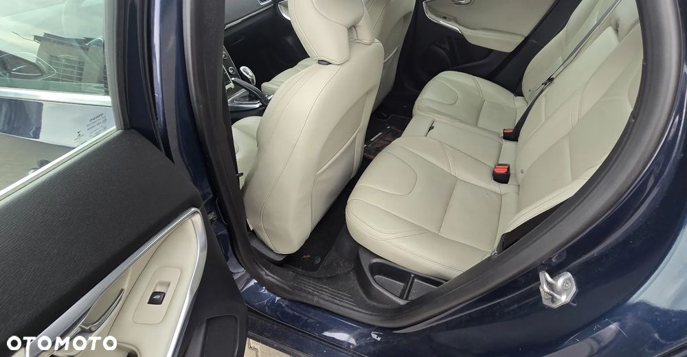 Volvo V40 - 31