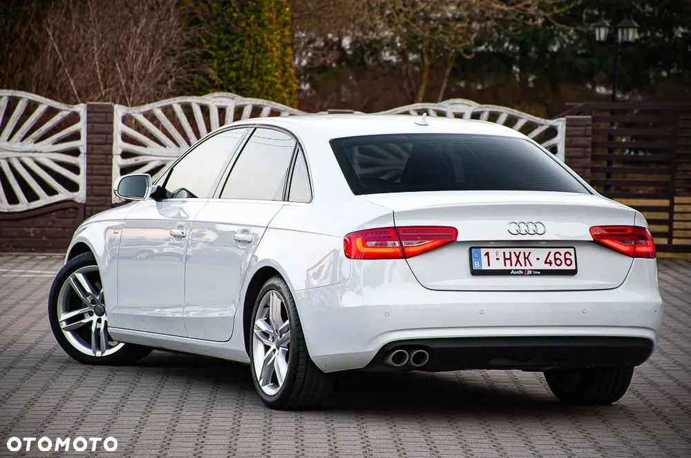 Audi A4 Limousine - 14