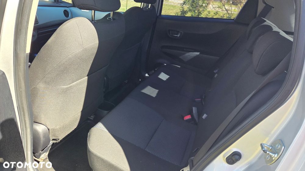 Toyota Yaris - 16