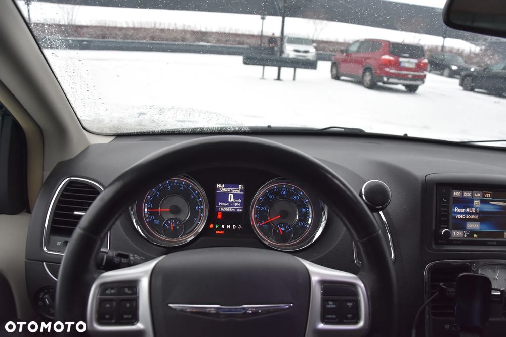 Chrysler Town & Country 3.6 Touring - 16