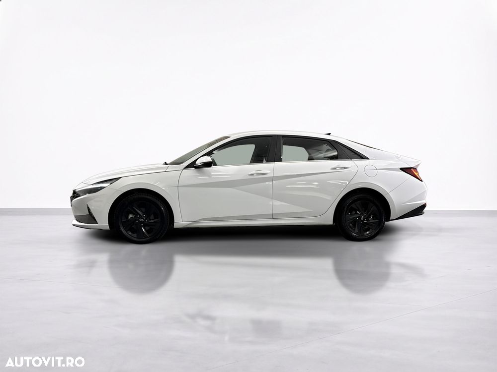 Hyundai Elantra - 3
