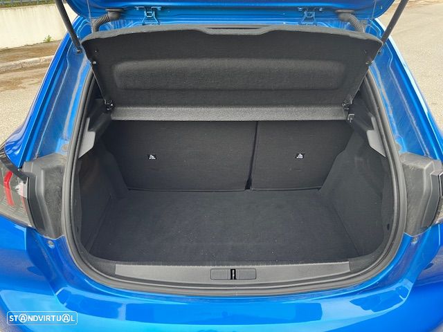 Peugeot e-208 GT - 27