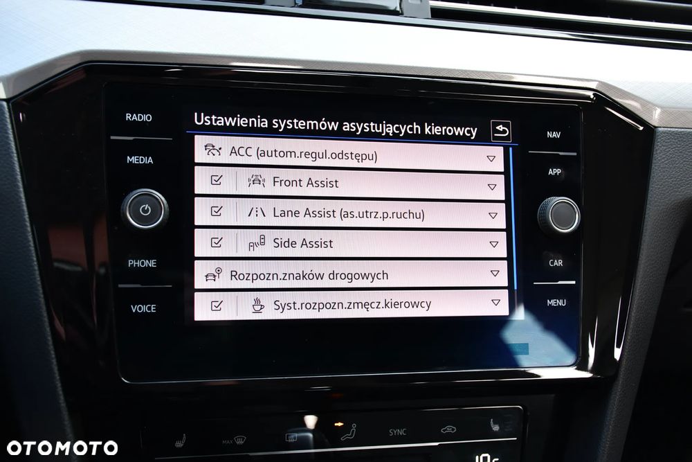 Volkswagen Passat 2.0 TDI SCR DSG Business - 20