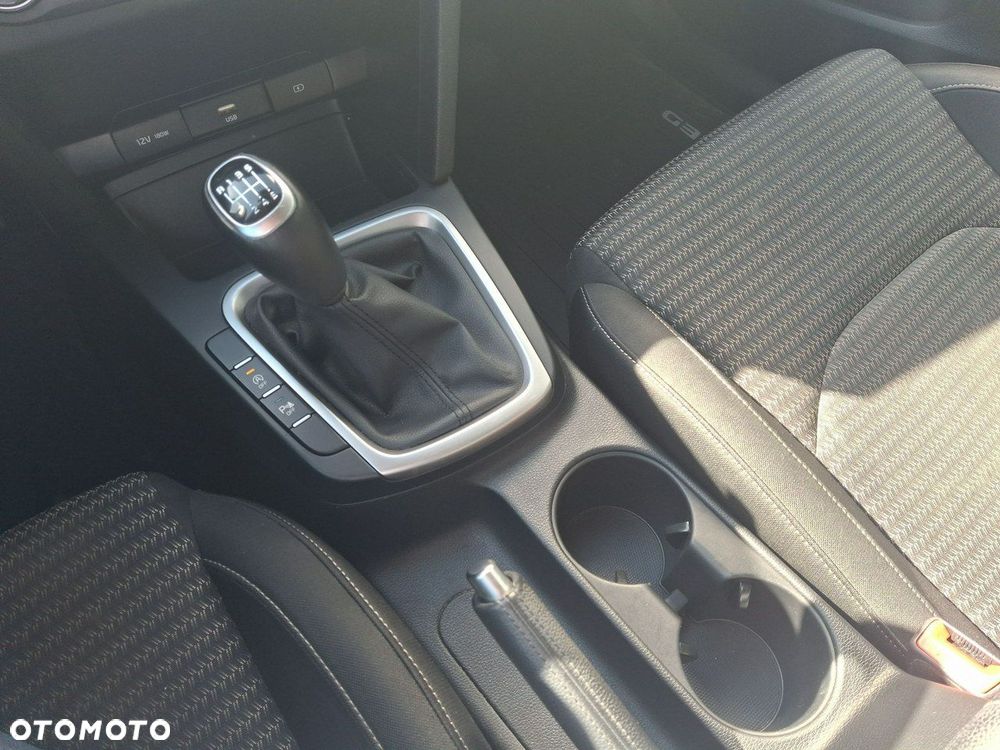 Kia XCeed 1.5 T-GDI M - 19