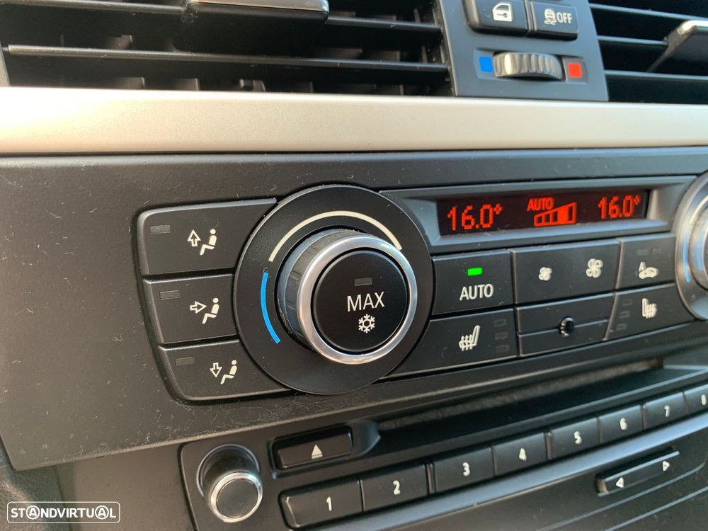 BMW 320 d Coupe Edição M - 29