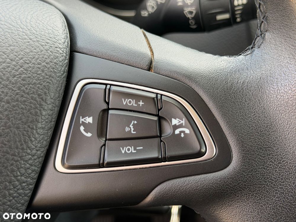Ford Focus 1.0 EcoBoost Titanium Business - 34