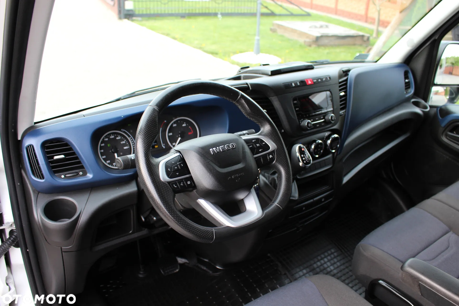 Iveco DAILY 35S18 / 3.0 180KM / AUTOMAT / POLSKI SALON / NISKI PRZEBIEG / SWIATŁA LED / DOKA / BRYGADÓWKA / JAK NOWY !!! - 22