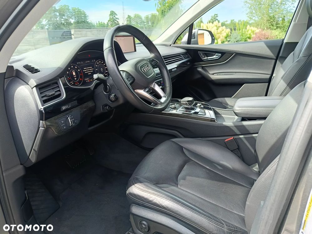 Audi Q7 3.0 TFSI Quattro Tiptr - 9