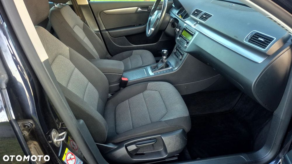 Volkswagen Passat - 17