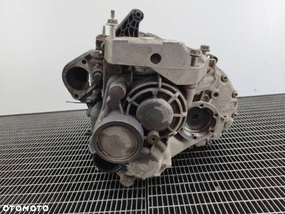 SKRZYNIA BIEGÓW MANUALNA KXX VW PASSAT B6 2.0 TDI 140 - 5