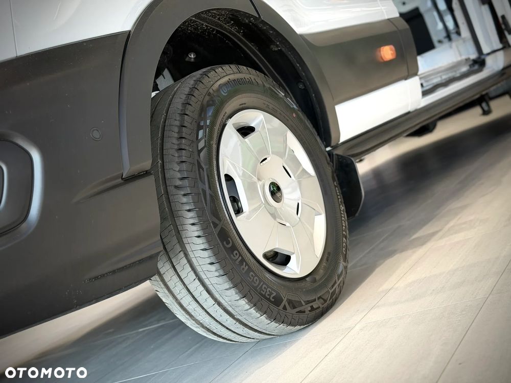 Ford Transit - 25