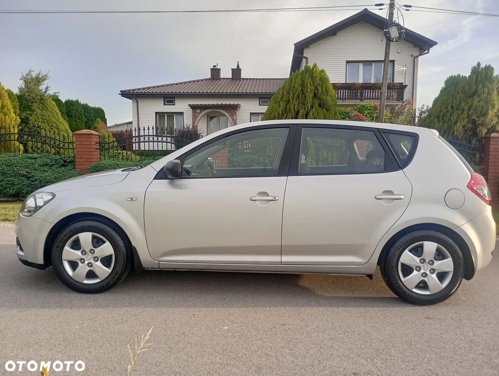 Kia Ceed 1.4 CVVT Attract - 22