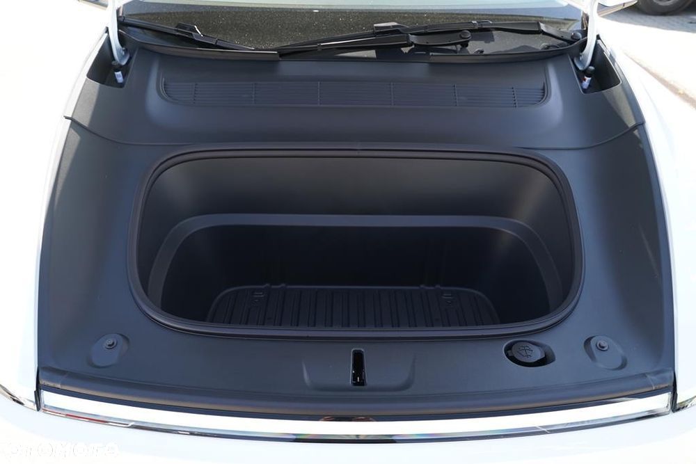 Tesla Model Y 79kWh Long Range RWD - 10