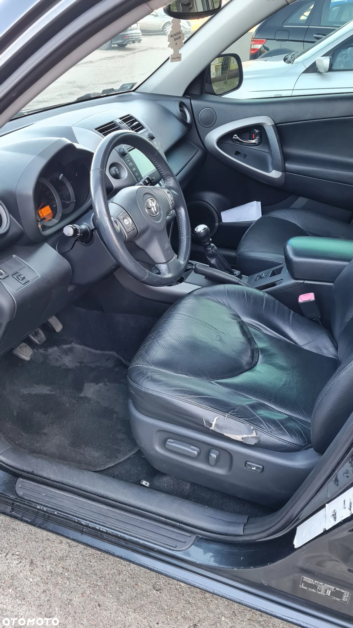 Toyota RAV4 2.2 D-CAT Premium - 4