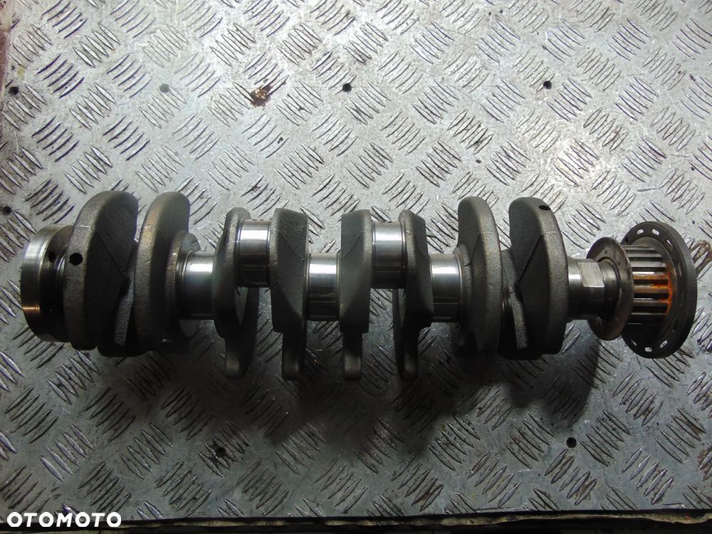 Wał korbowy peugeot 1,4 ehdi v88 - 1