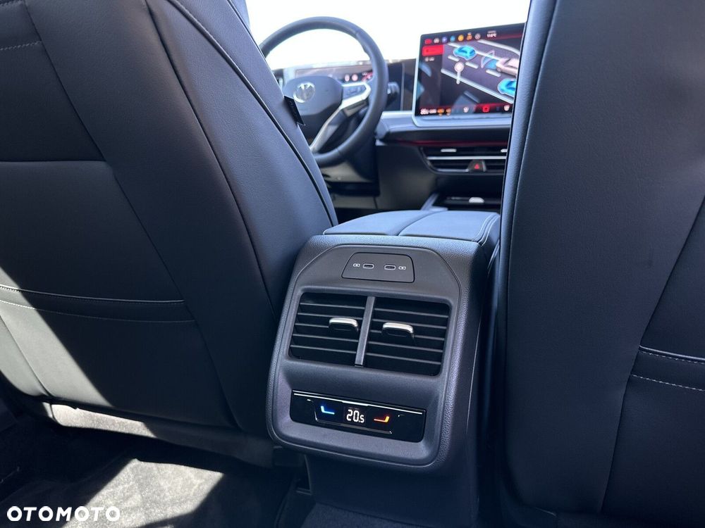 Volkswagen Passat - 28