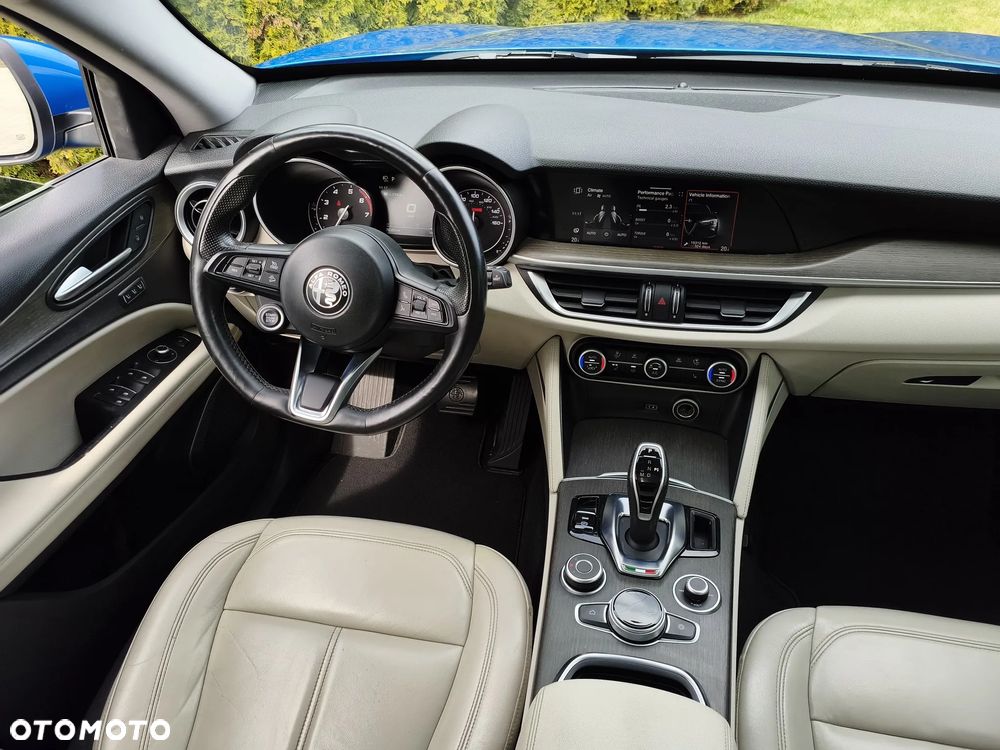 Alfa Romeo Stelvio 2.0 Turbo 16V AT8-Q4 Veloce Ti - 39