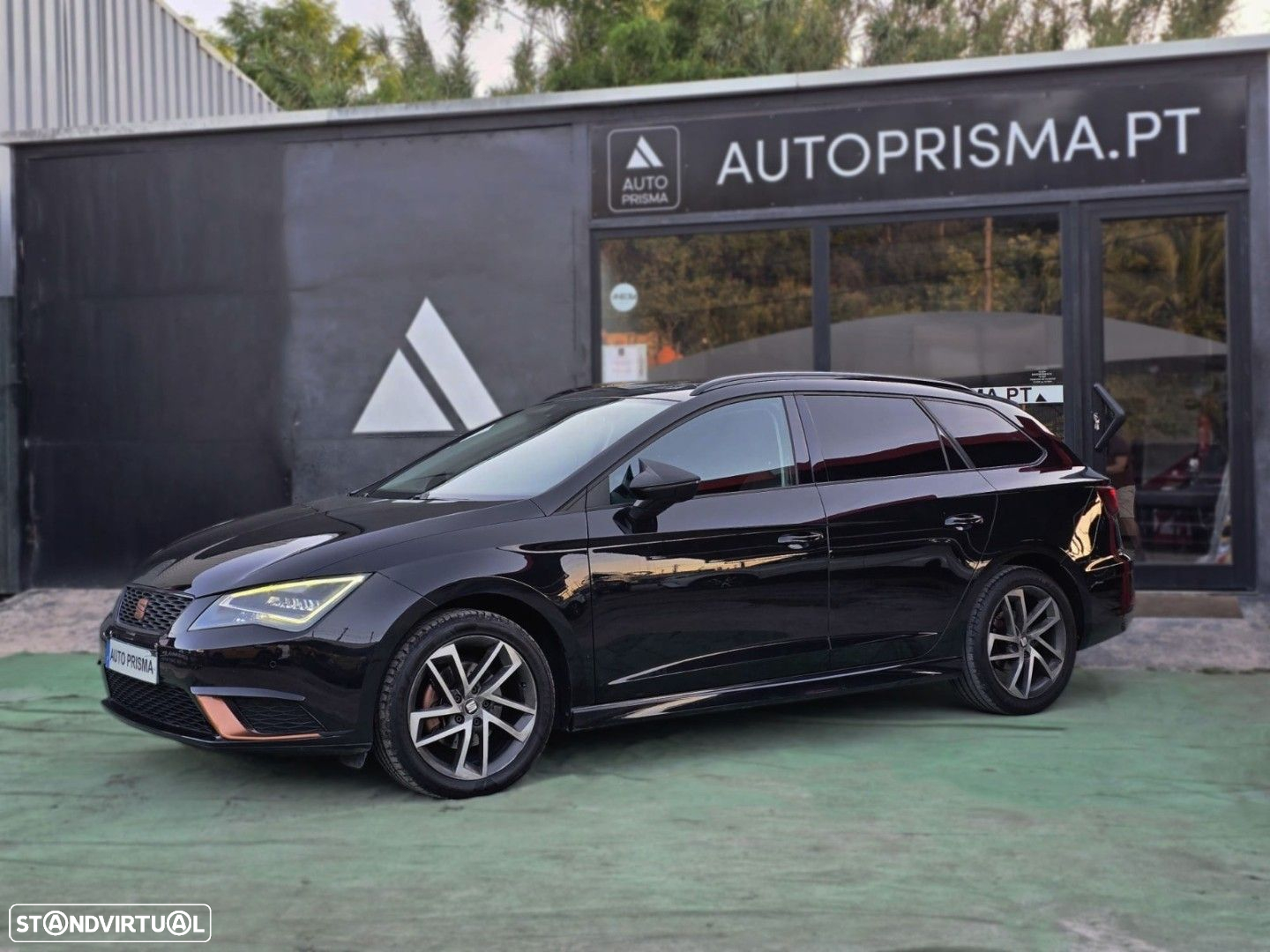 SEAT Leon ST 1.6 TDI S&S DSG Style - 3