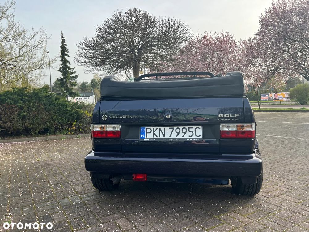 Volkswagen Golf - 6