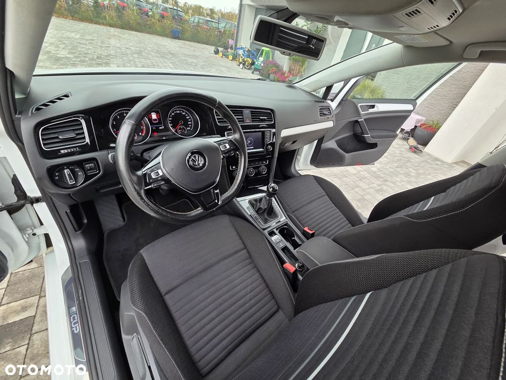 Volkswagen Golf 1.2 TSI BlueMotion Technology Cup - 10