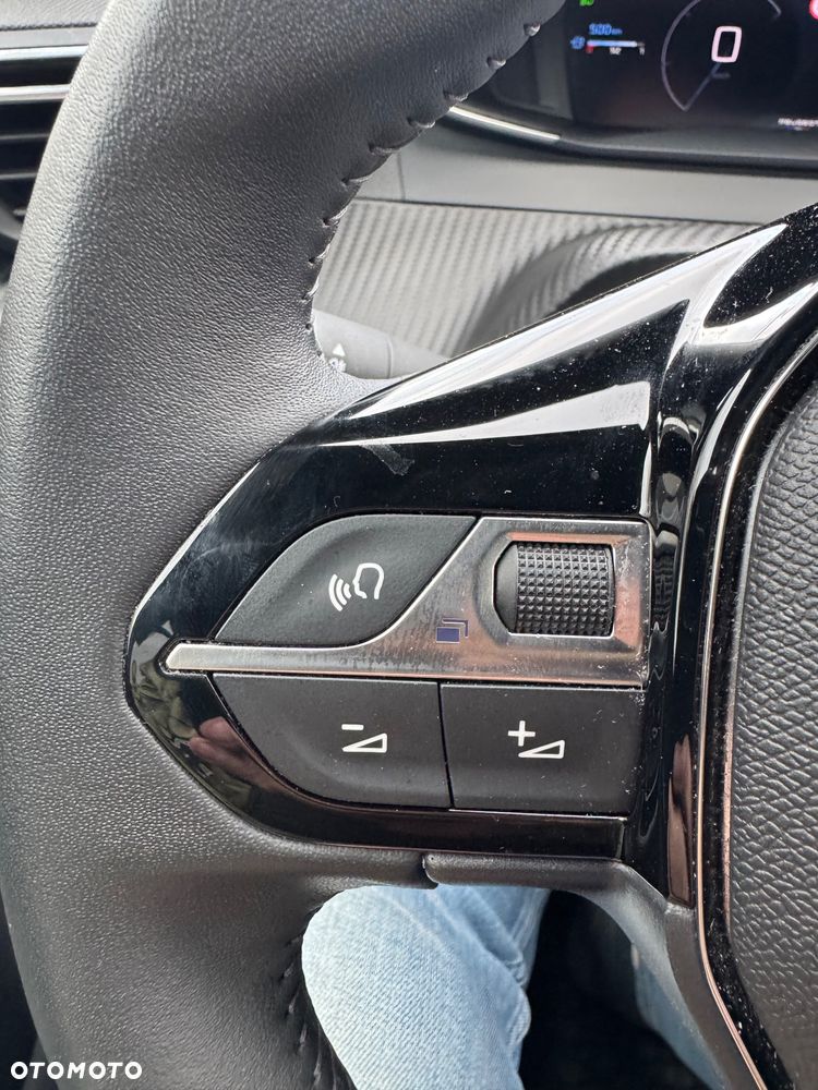 Peugeot 2008 PureTech 100 Allure - 32