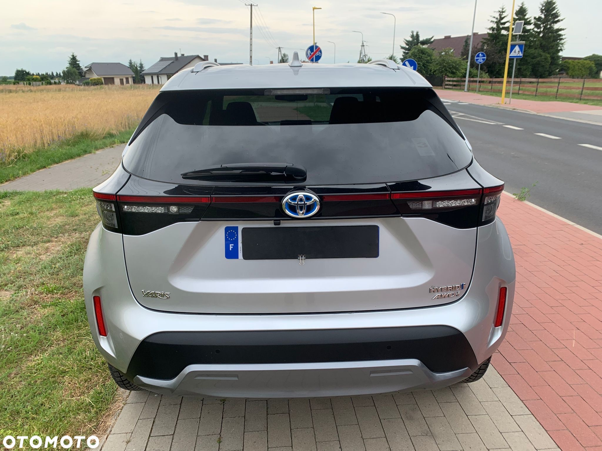 Toyota Yaris Cross Hybrid 1.5 Premiere Edition 4x4 - 4