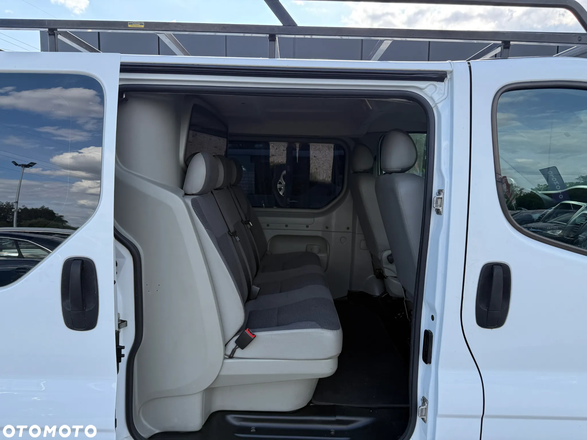 Opel Vivaro L2H1 2.9t - 30