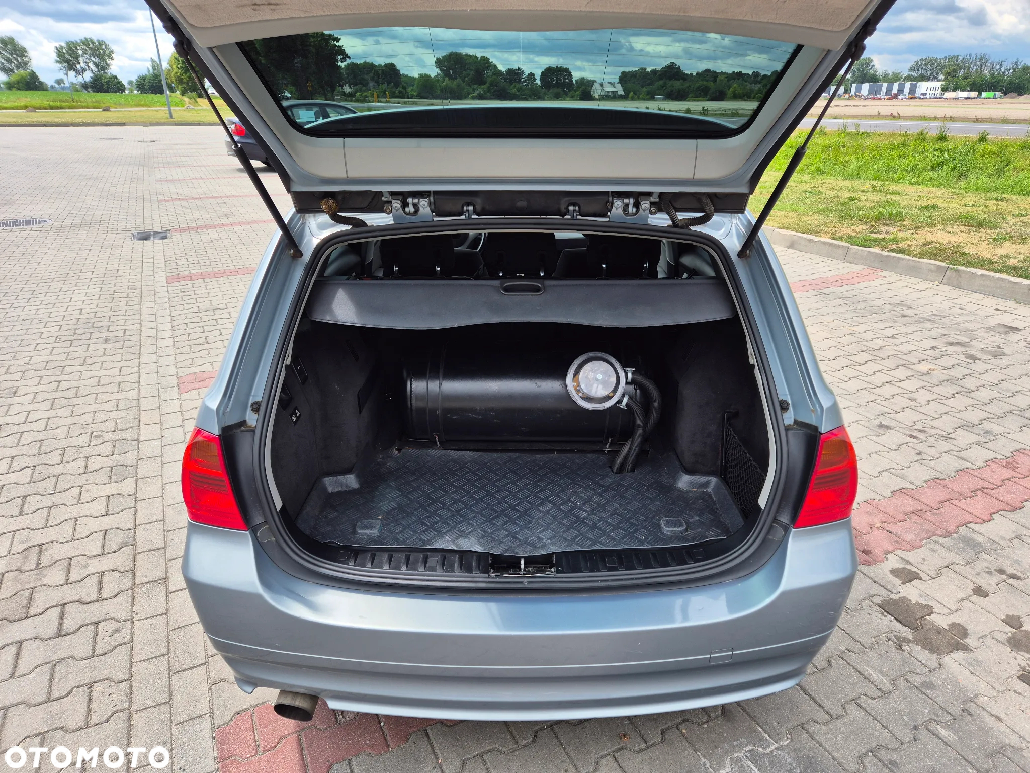 BMW Seria 3 320i Touring - 16