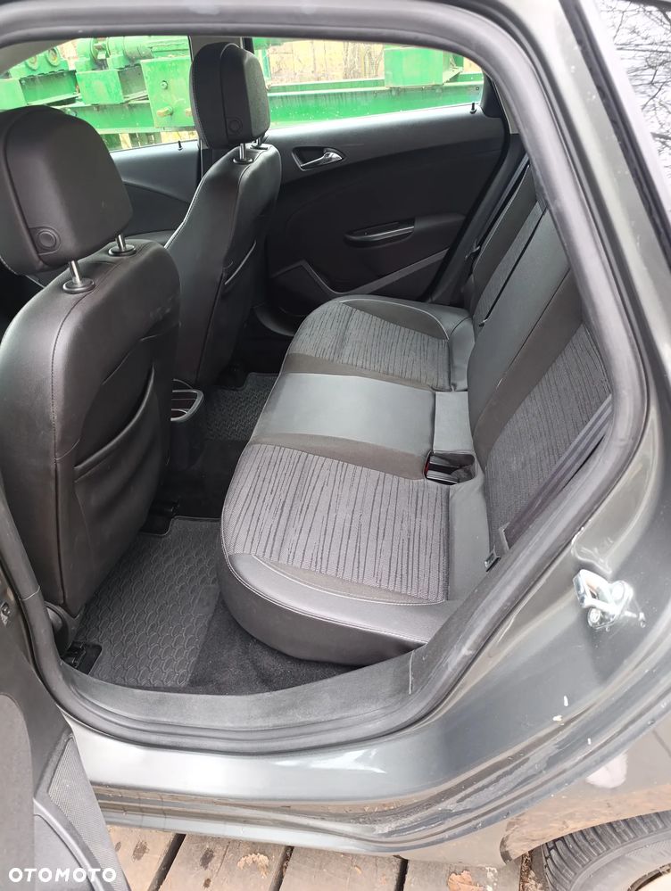 Opel Astra 1.4 T Business EU6 - 10