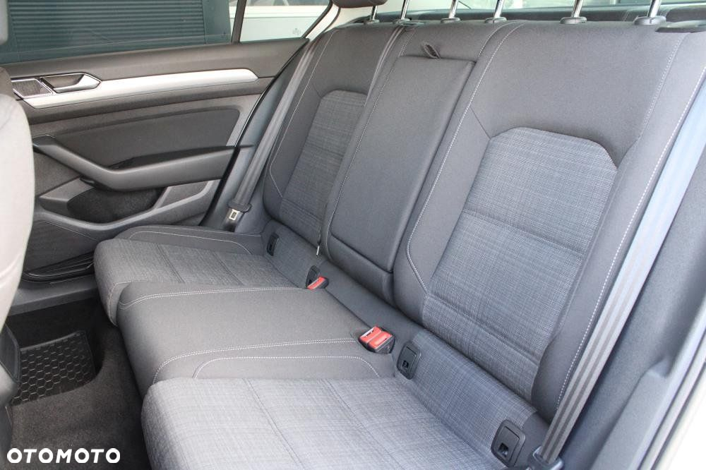 Volkswagen Passat - 30