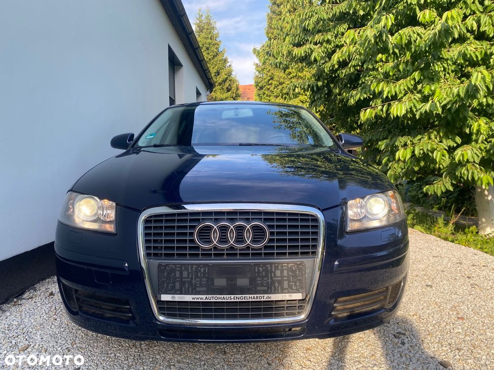 Audi A3 Sportback 1.6 FSI Attraction - 2