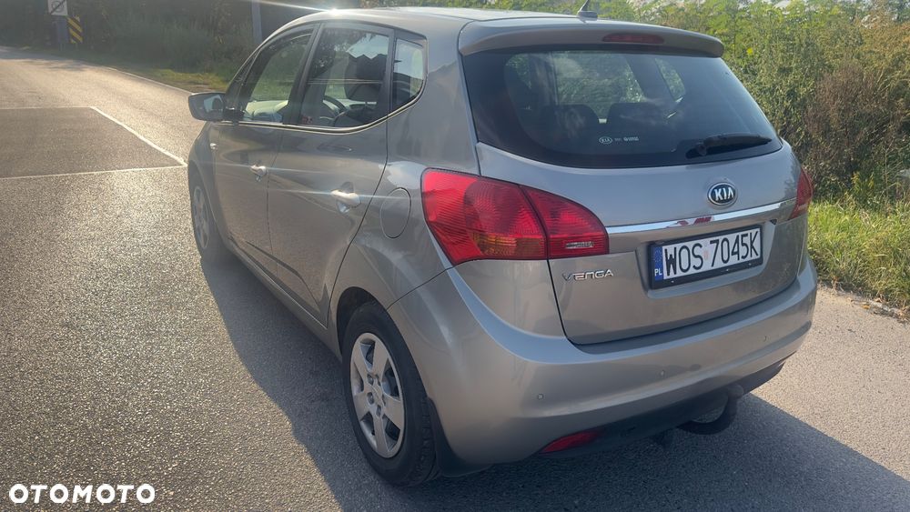 Kia Venga - 4