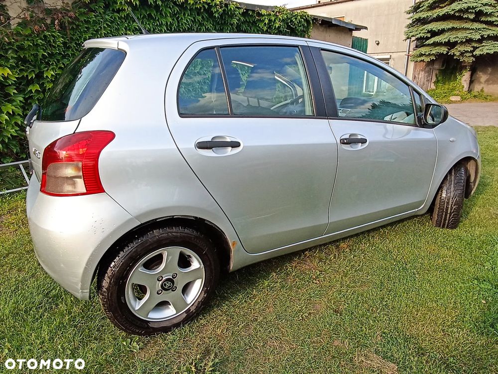 Toyota Yaris 1.0 Luna A/C - 3