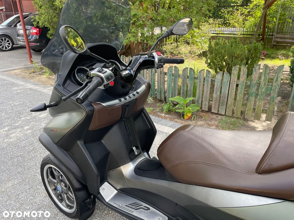 Piaggio MP-3 - 18
