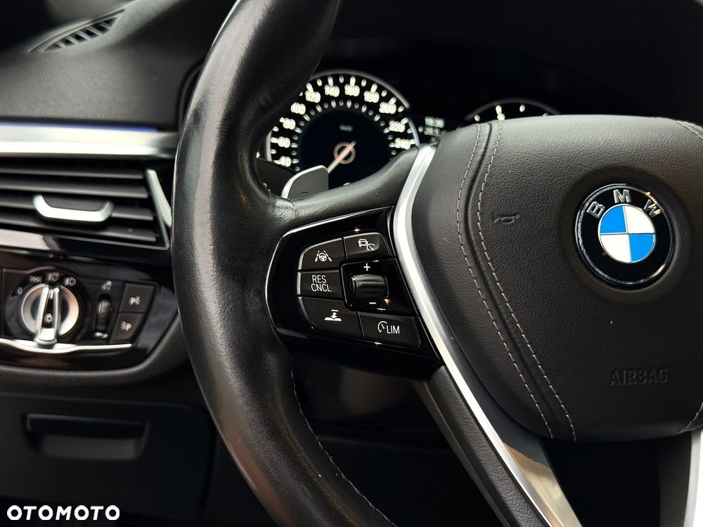 BMW Seria 5 520d xDrive Sport Line sport - 22