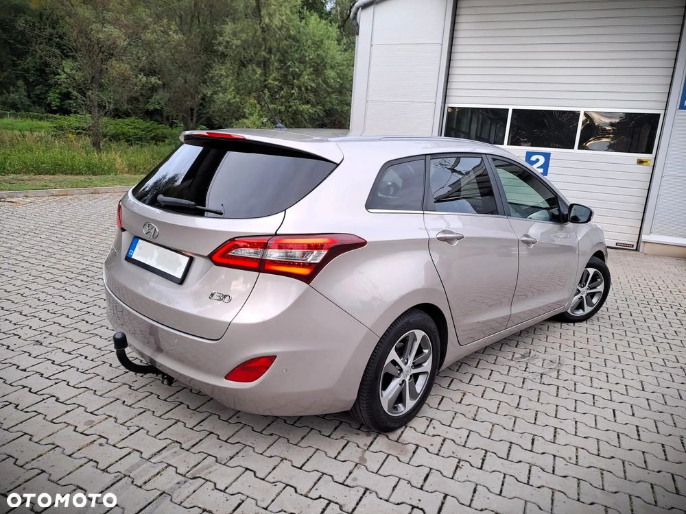 Hyundai i30 blue 1.6 GDI YES Gold - 24