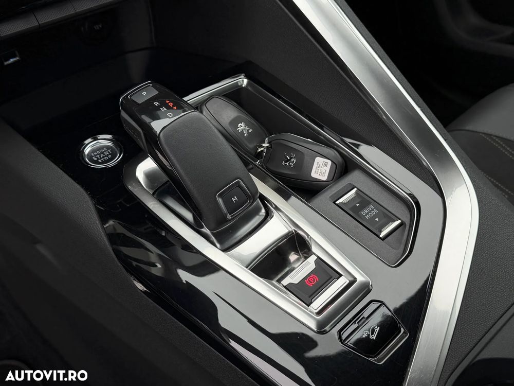 Peugeot 3008 1.2 PureTech 130 EAT8 GT - 23