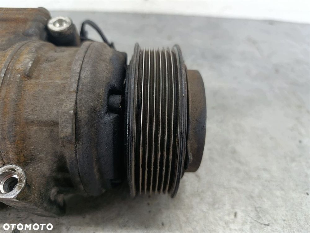 POMPA, SPRĘŻARKA KLIMATYZACJI KIA SORENTO I 16250-23500  2.5 CDRI - 7